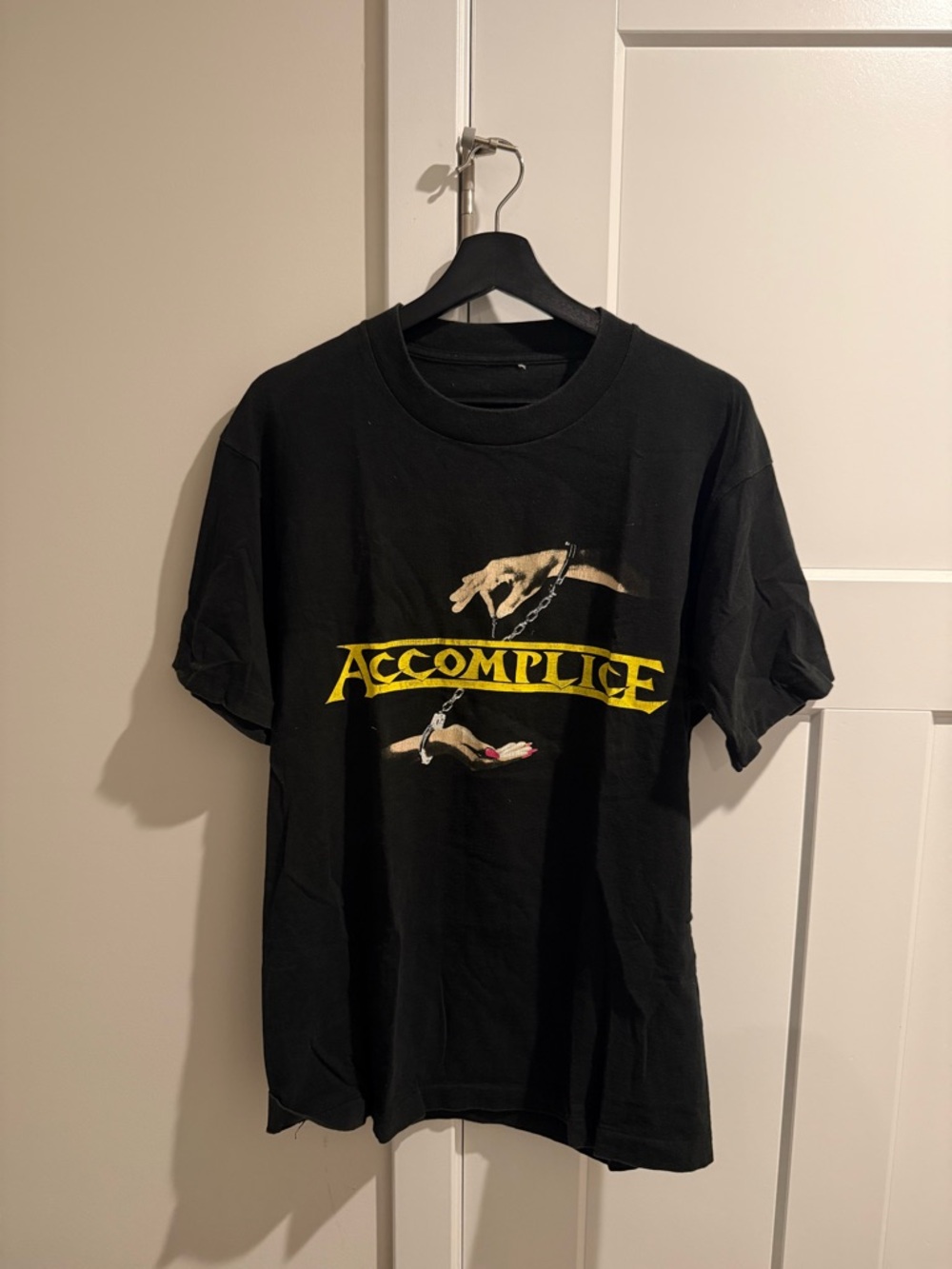 Vintage accomplice handcuff I’m not telling T-Shirt Band Tee Sz L Single Stitch